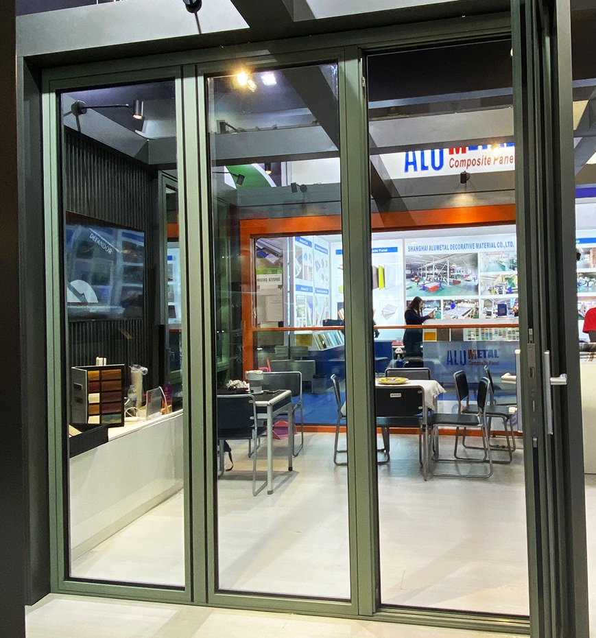 >Instalación experta de accesos comerciales en La Línea. Proteja su negocio con la mejor tecnología.