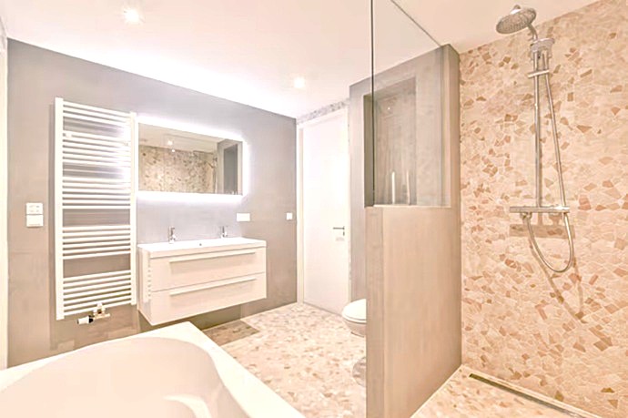 Reformas de Baños en Valencia: Funcionalidad y Diseño Actual