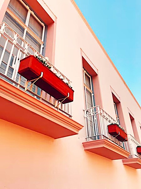 Reformas de Fachadas y Terrazas en Valencia: Seguridad y Estética