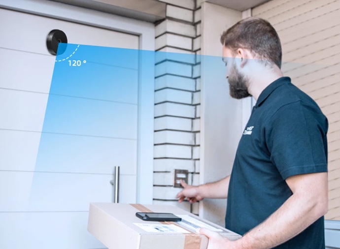 Control total del exterior con instalación experta de mirillas digitales en La Línea de la Concepción.