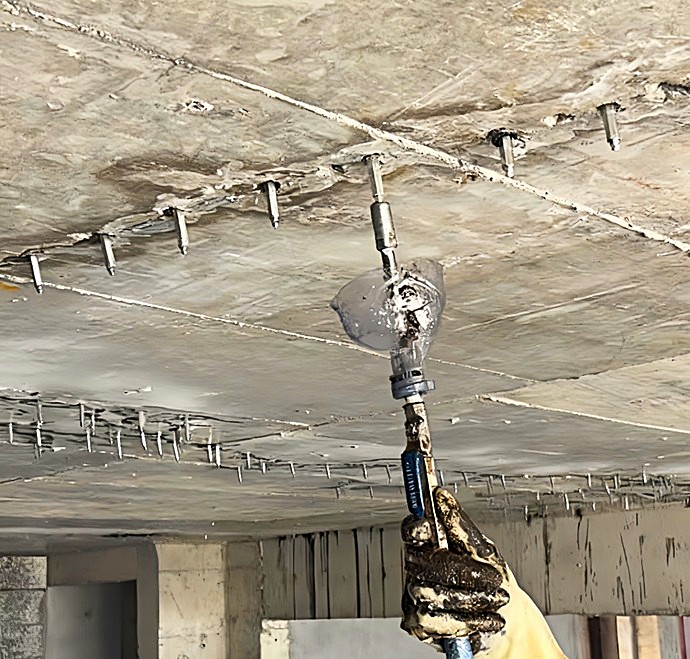 Fijación de inyectores técnicos para el sellado estructural de filtraciones.