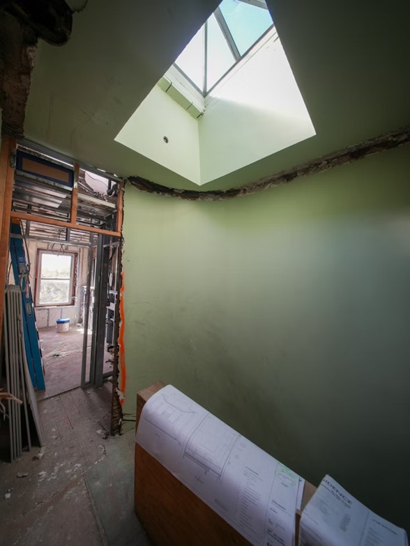 Reformas Económicas En Valencia Para Estabilizar Tu Hogar. Técnicos cualificados ejecutando intervenciones rentables.