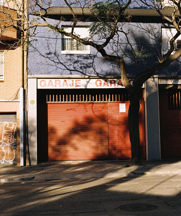 Entrada a parking de garaje en L'Antiga Esquerra de l'Eixample tras una óptima reparación del acceso.